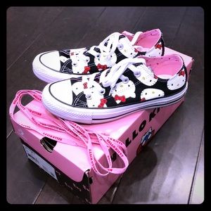 Converse X Hello Kitty Chuck Taylor All Star